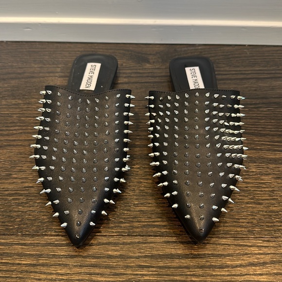 Steve Madden Pinpoint Slip On Studded Black Mules - Size 7.5 - New - Picture 2 of 7